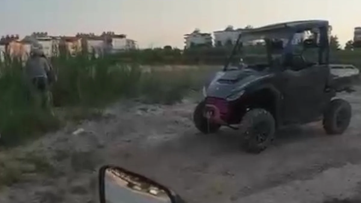 Alman turist, Antalya’da ATV ile çarptığı köpeği taşla öldürdü!