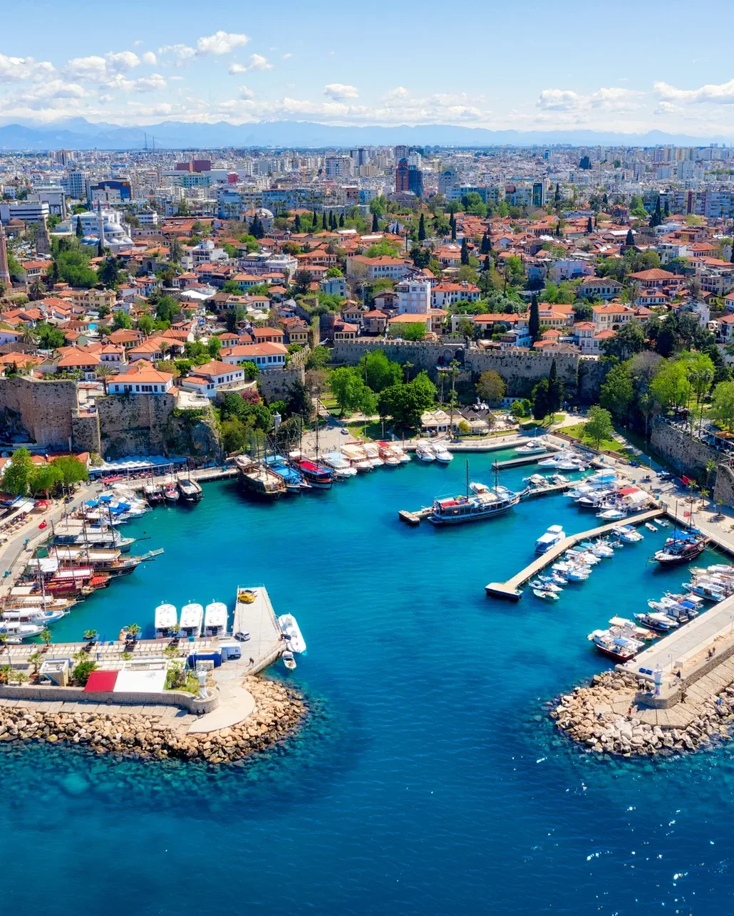 Antalya, temmuz ayında 2,6 milyon turist ağırladı