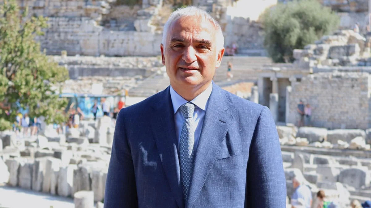 Bakan Ersoy: “Turistler otellerinden çıksın istiyoruz”