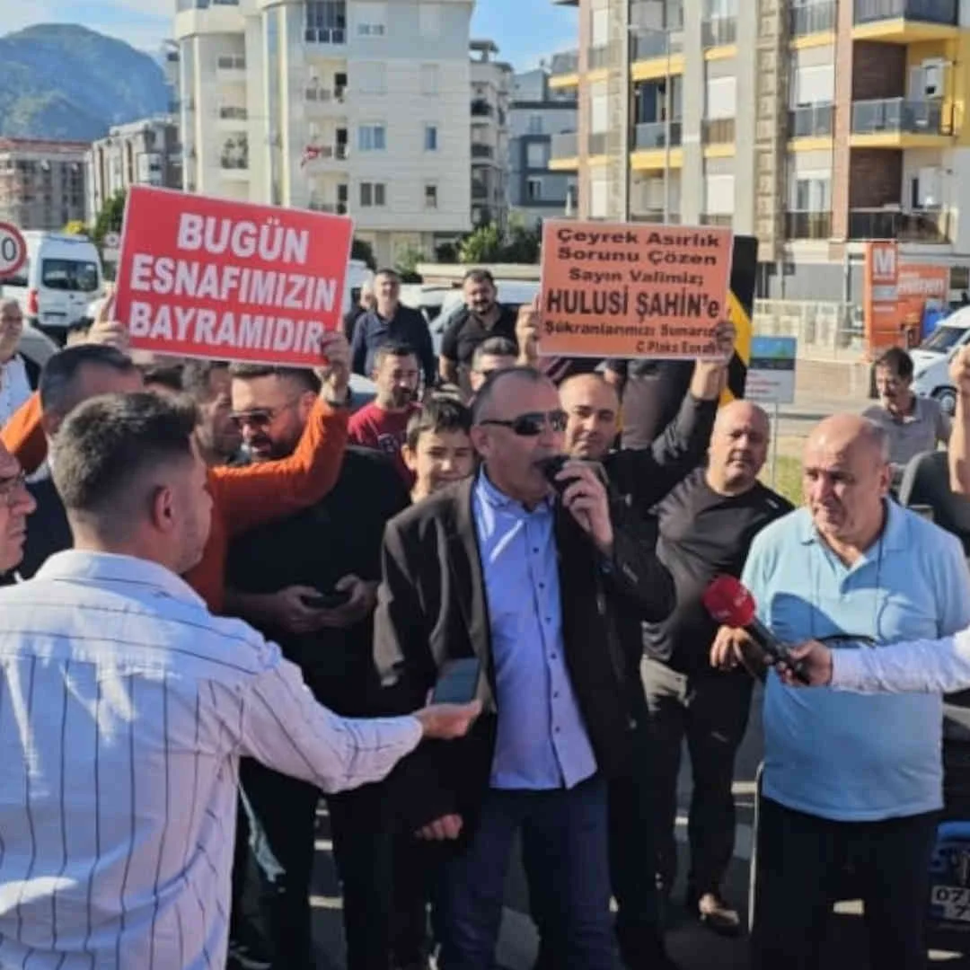 Antalya’da C plaka kararı, 2 bin aracın katıldığı konvoyla kutlandı