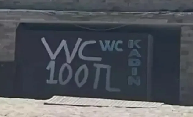 Çeşme’deki tuvalet ücreti yine gündem oldu: 100 TL