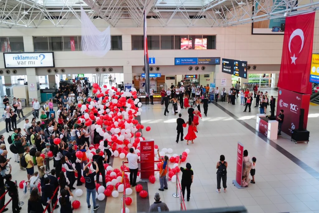 Fraport TAV Antalya Havalimanı’nda 100. Yıl coşkusu
