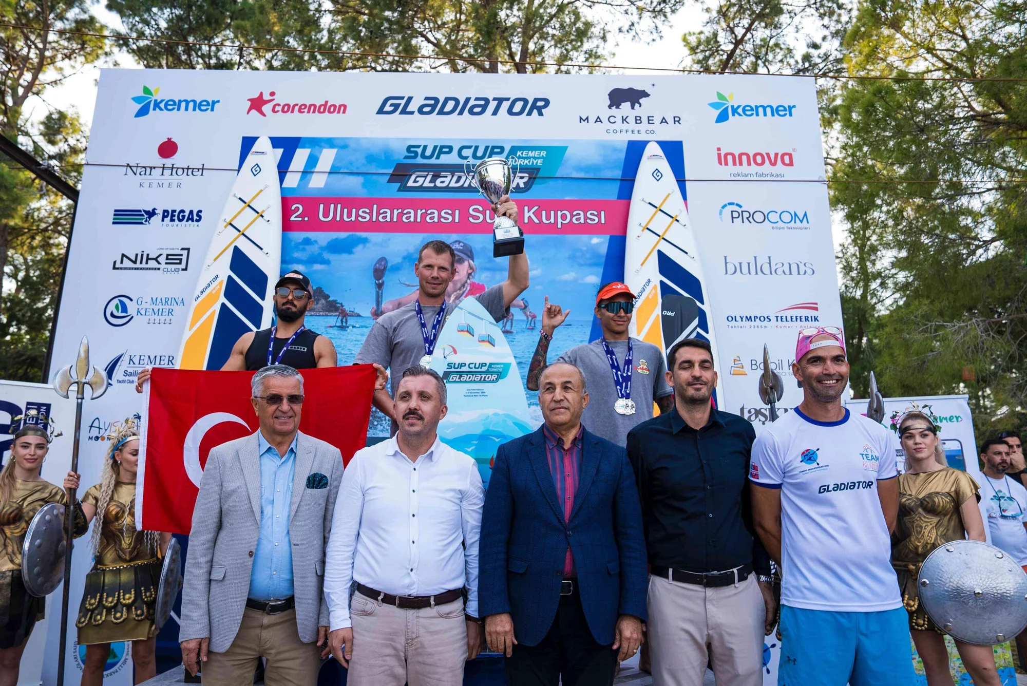 Uluslararası Sup Cup Kemer, büyük bir çekişmeye sahne oldu