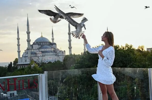 Günde 2 bin turist bu pozu vermek için sıraya giriyor