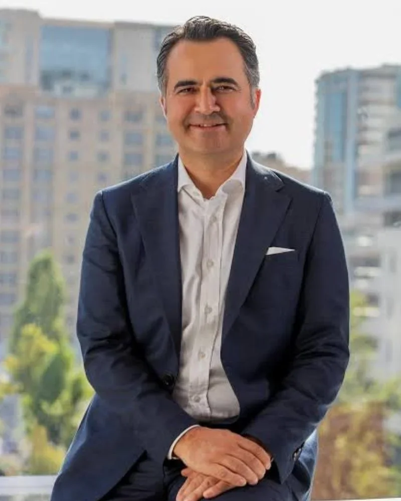 Uygar Koçaş Divan Hotels'te