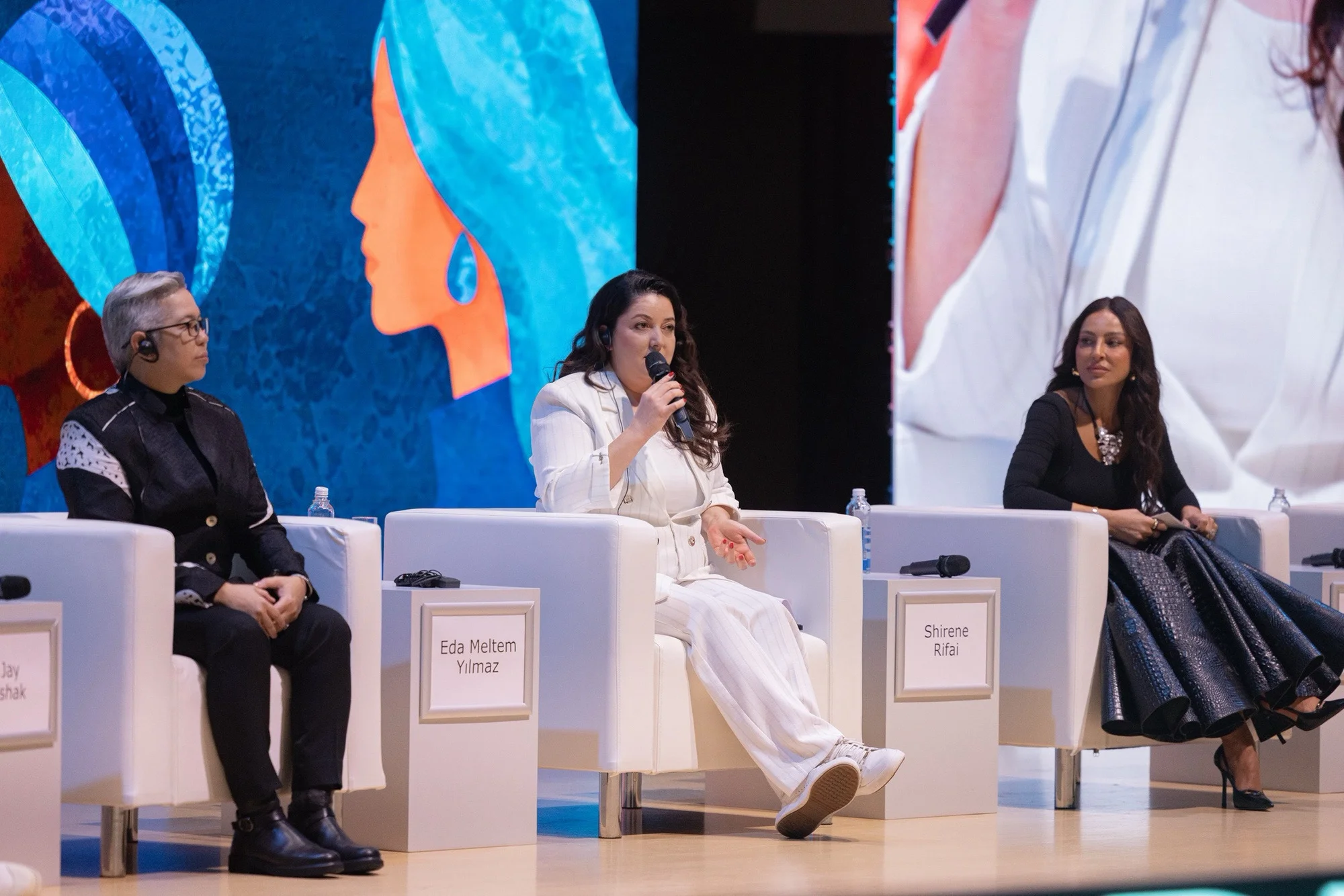 Antalya’dan Moskova’ya Moda Köprüsü: Eda Meltem Yılmaz, Moskova’da Türk modasını temsil etti