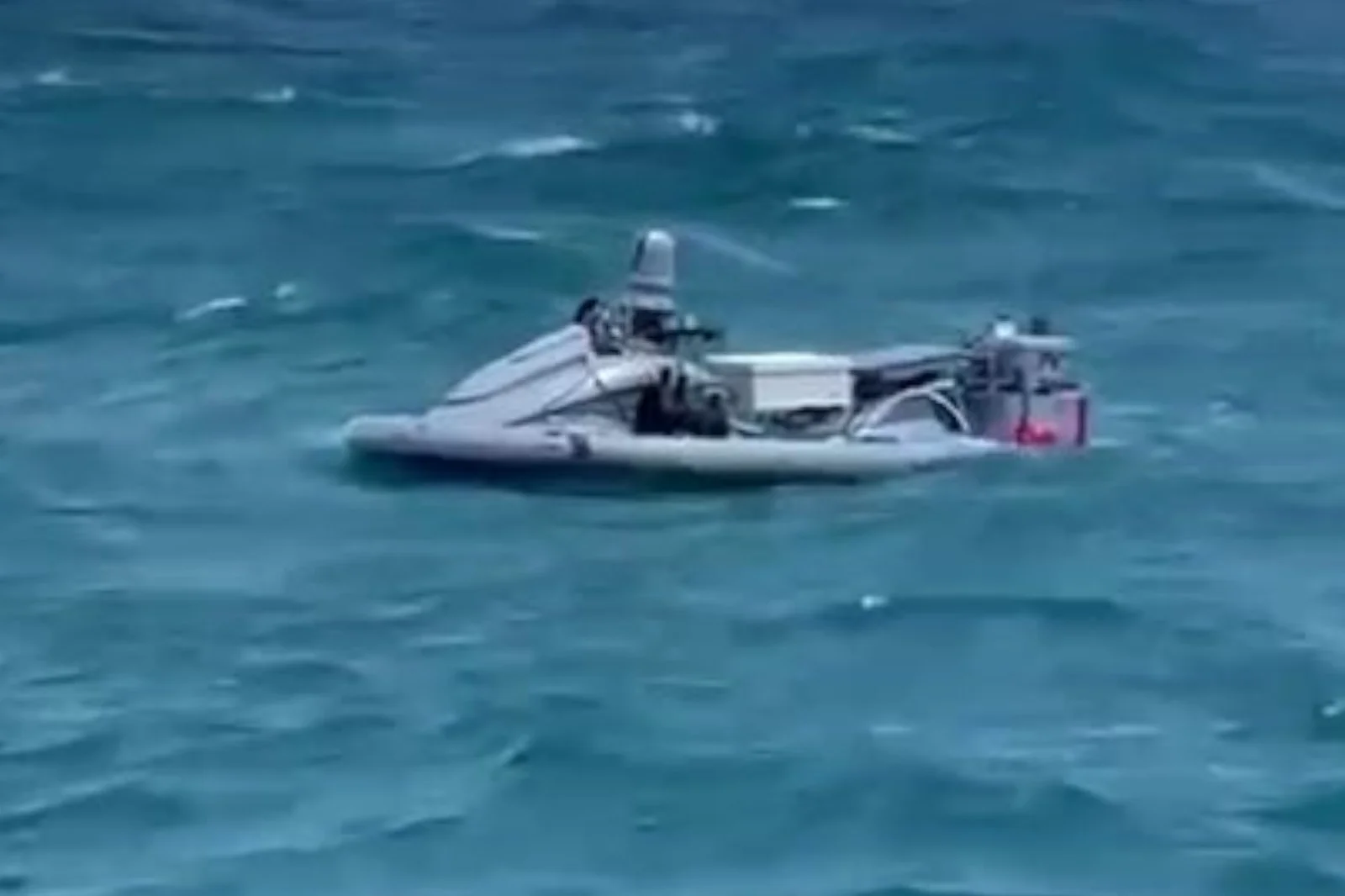 Ukrayna donanmasına ait bomba yüklü Jetski, otelde paniğe neden oldu