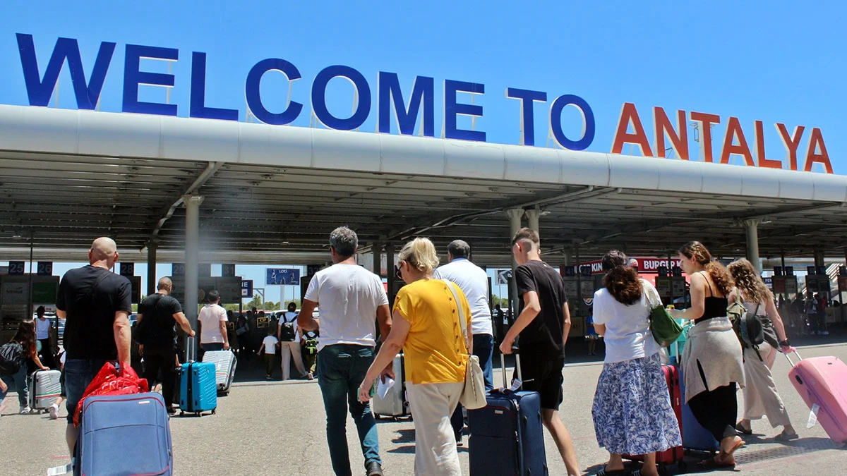 Antalya’da yeni rekor: 5 ayda 4 milyona yakın turist ağırlandı