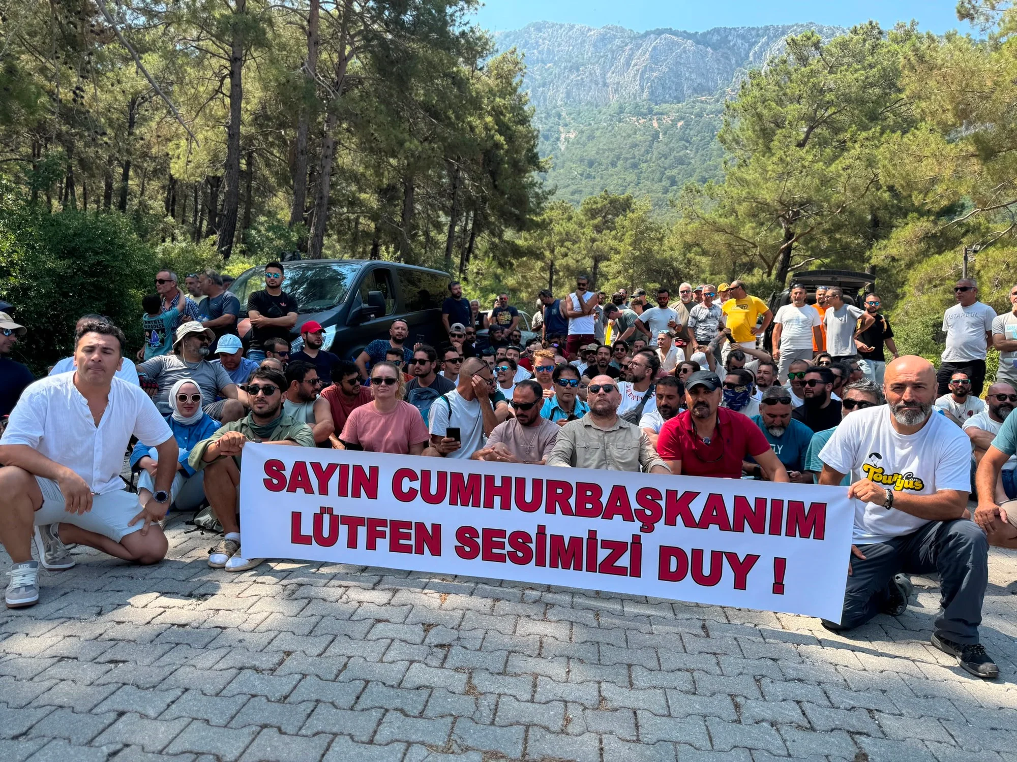 Ölüdeniz'de yamaç paraşütü pilotları uçuşları durdurdu