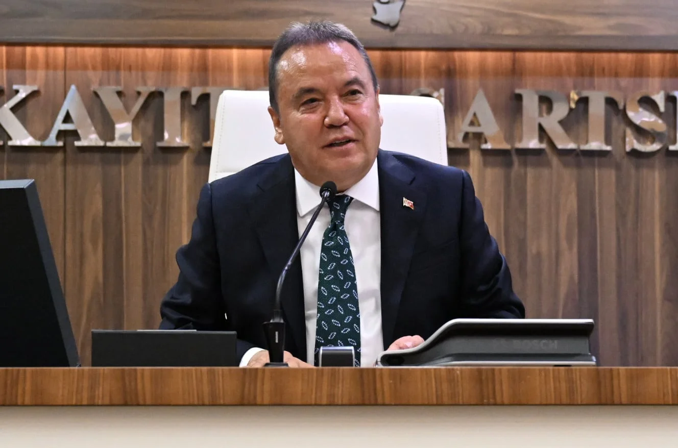 Başkan Böcek, konaklama vergisi talebini Bakan Ersoy’a iletecek