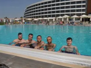 İşçi Bayramında çalışanlarını 5 yıldızlı tatile götürdü