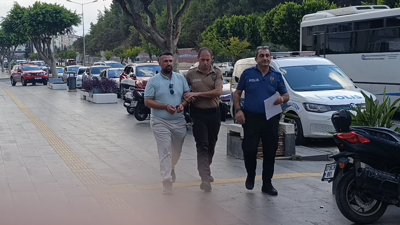 Cinayetten aranan şahıs ölen kişiye ait ehliyetle otel servis şoförlüğü yaparken yakalandı