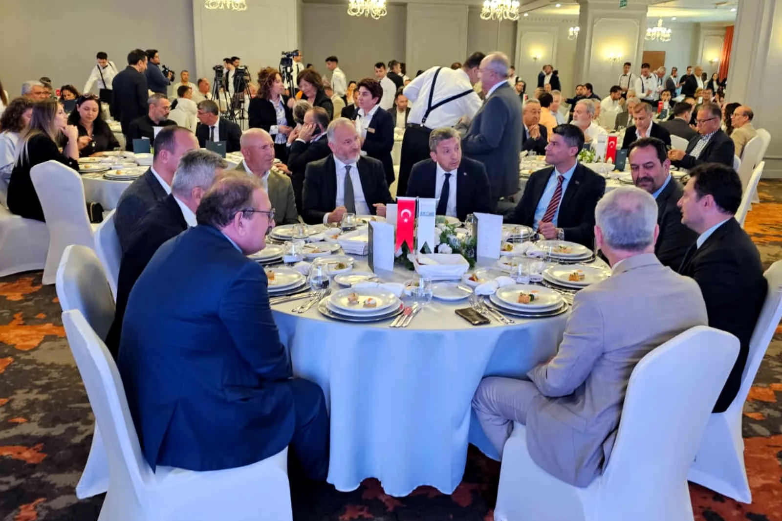 AKTOB üyeleri Megasaray Westbeach’te buluştu