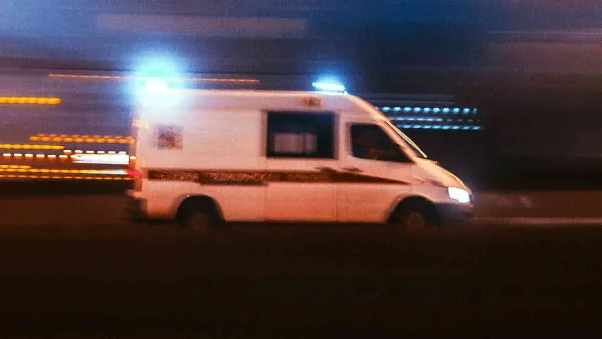 Antalya’da otomobilin çarptığı otel personeli ağır yaralandı