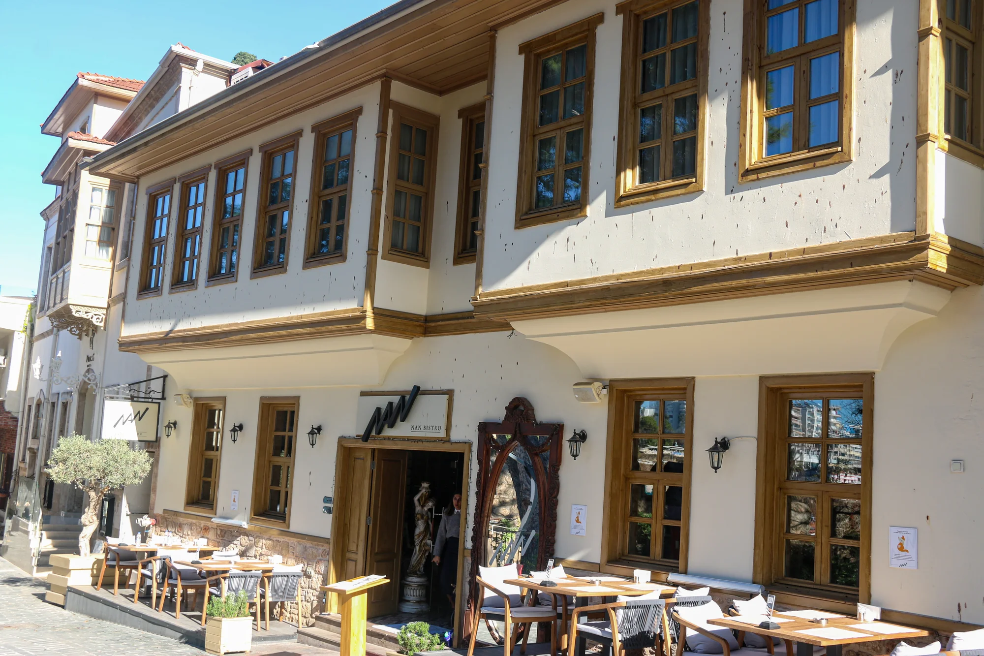 Antalya’daki otelin yarasa çaresizliği