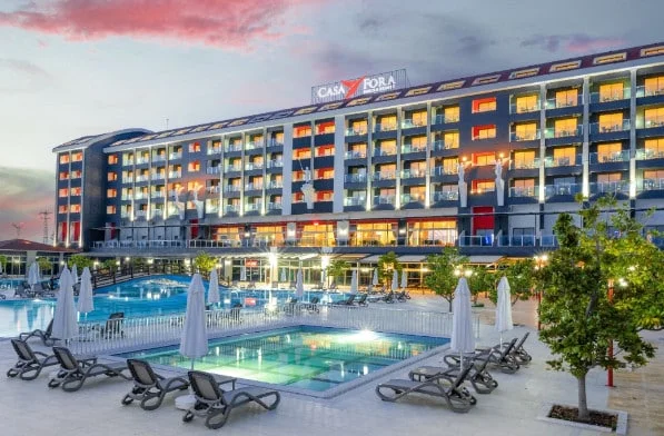 YEY Group’un yeni markası Casa Fora Beach Resort kapılarını açtı