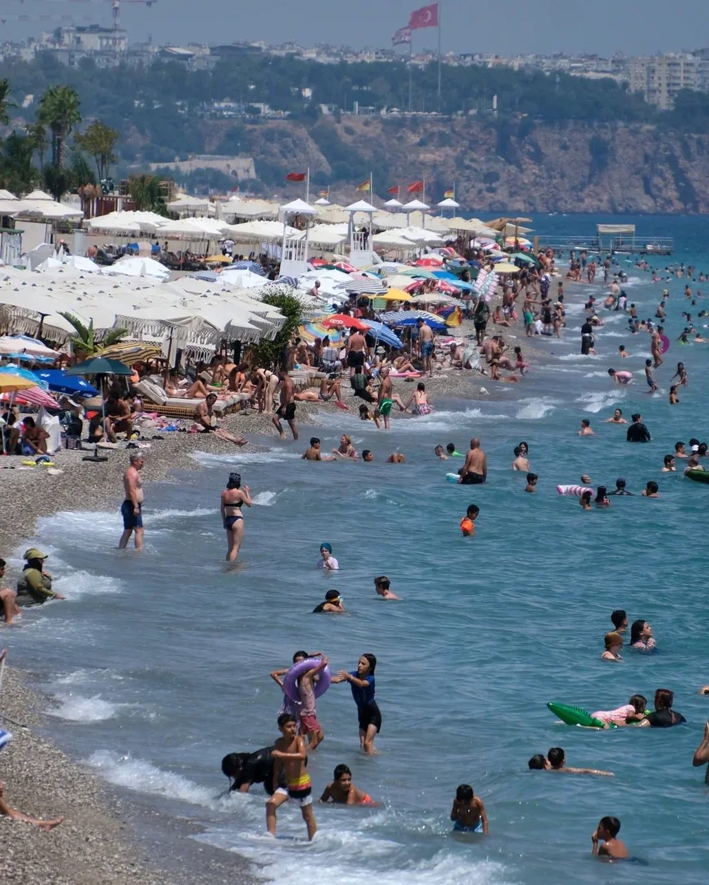 Antalya’da nem oranı %70’e, sıcaklık 42 dereceye ulaştı