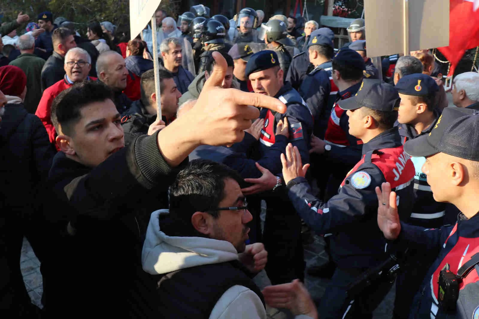 Turizm işletme belgesi olmayan otelcilere, biber gazlı müdahale