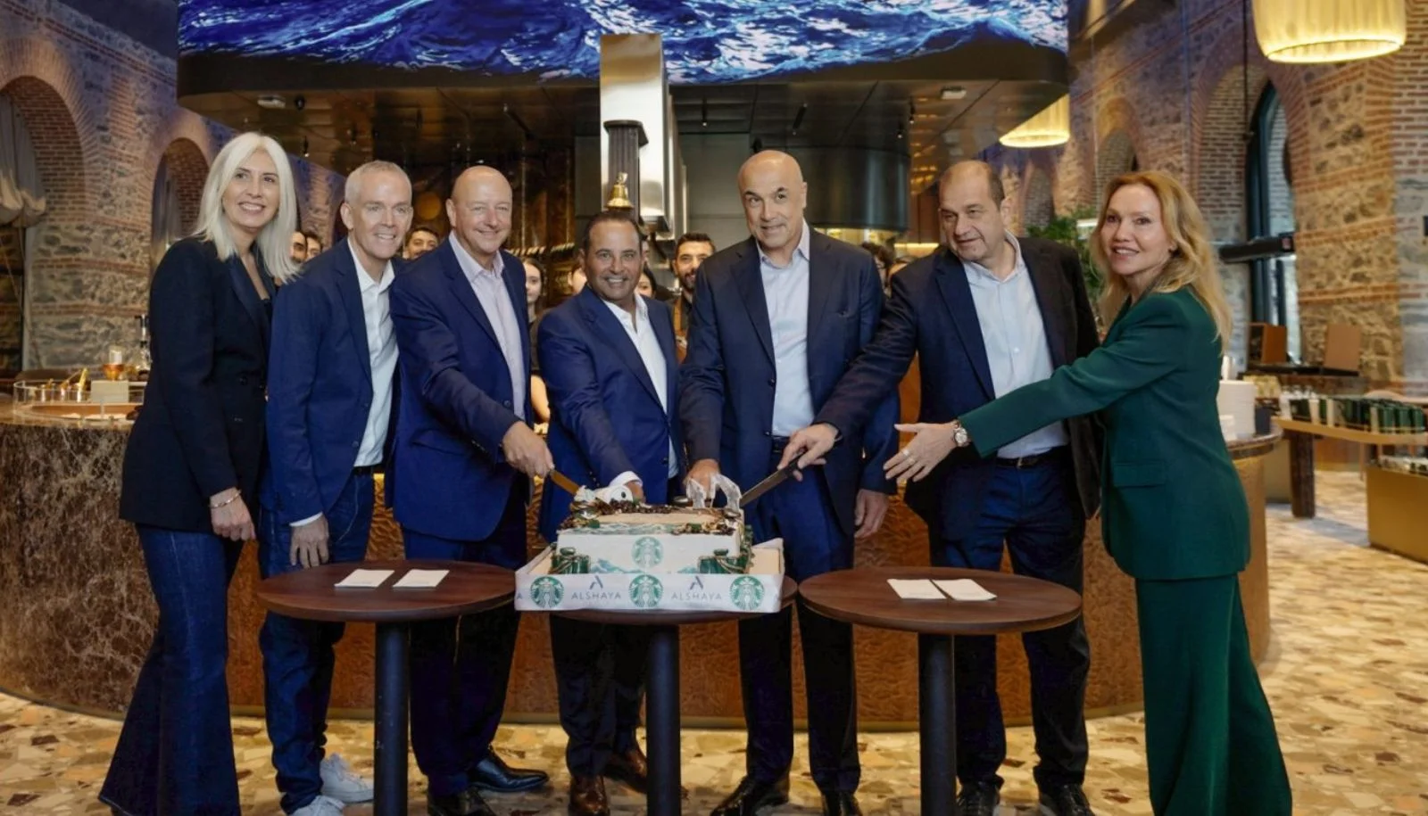 Dünyanın en lüks Starbucks'ı Roma ve Madrid'in ardından Tersane İstanbul'da kapılarını açtı