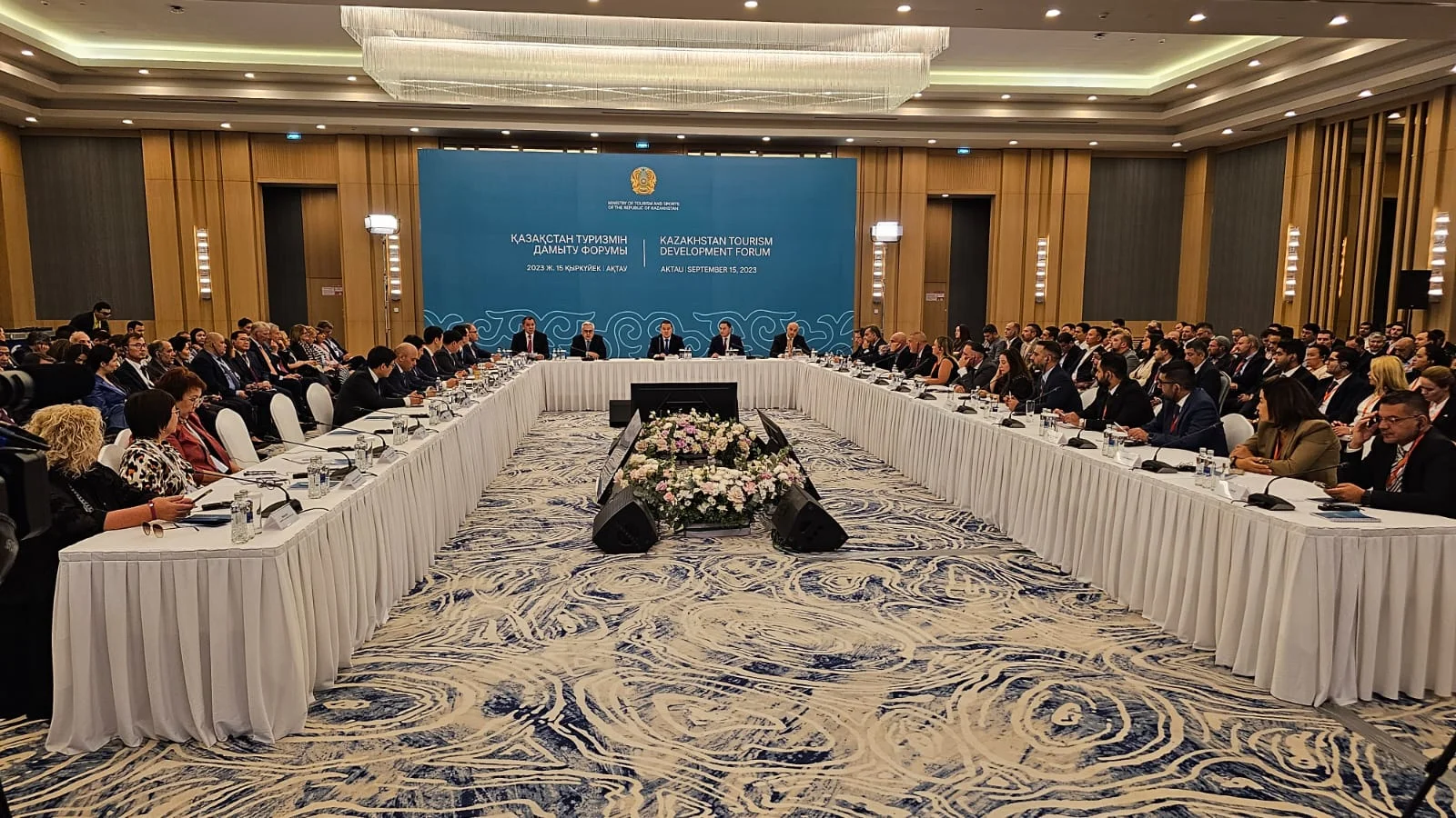 Fettah Tamince ve Neşet Koçkar, Kazakistan’da turizm deneyimlerini paylaştı