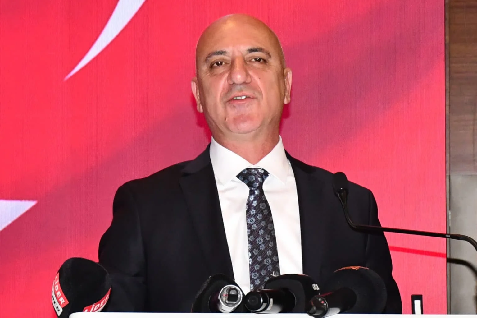 Antalya’da yabancılar binaları satın alıp otele çevirdi!