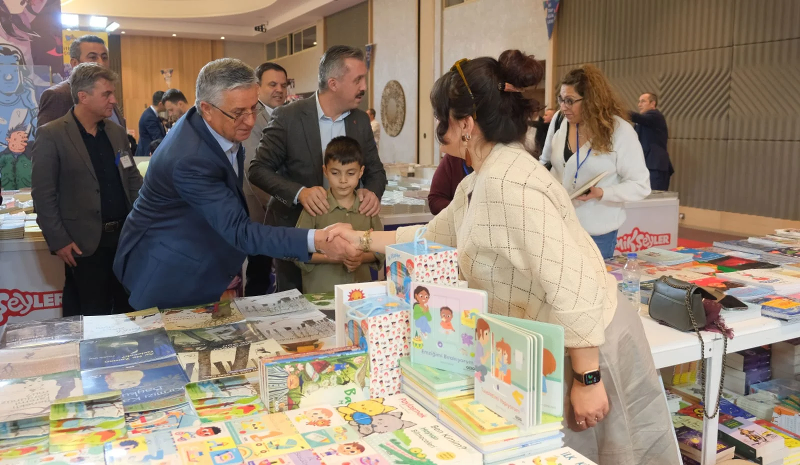 Akra Hotel'den Antalya'da Kitap Fuarı