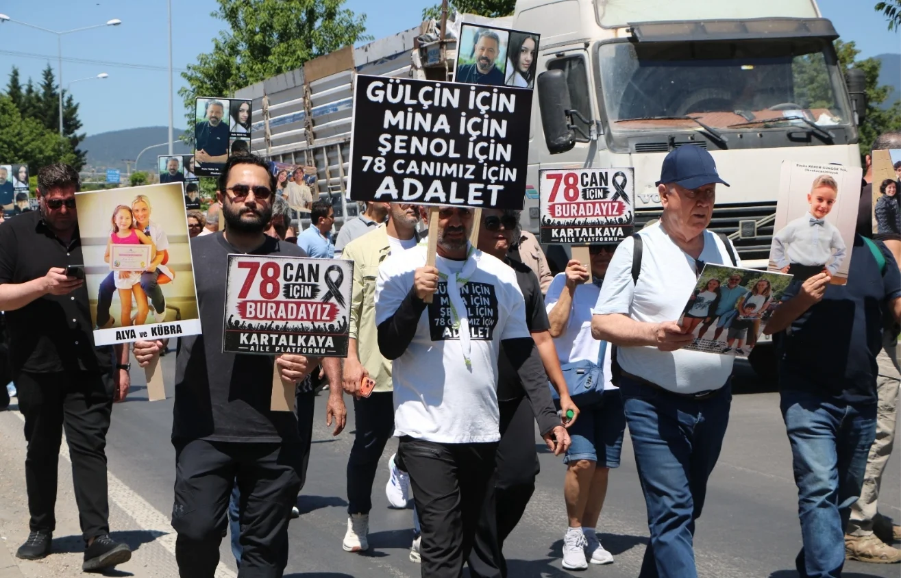 Grand Kartal Otel yangınında yakınlarını kaybedenler Bolu'dan Ankara'ya vicdan yürüyüşü başlattı