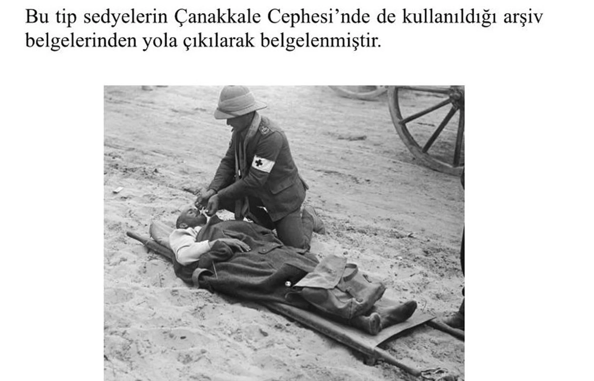 Antalya’da çöpten örneği İngiltere’de bulunan tarihi sedye buldu: Çanakkale Savaş Müzesi’ne bağışladı