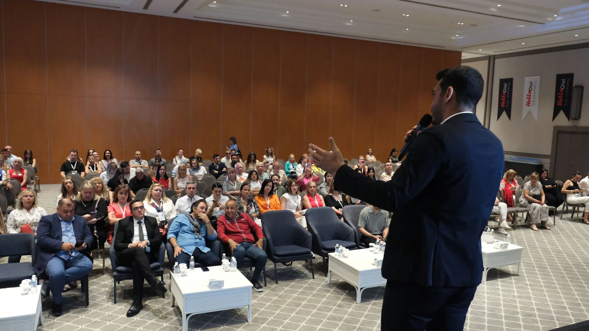 Workshopta bir araya gelen 400 acenteciye Kemer tanıtıldı