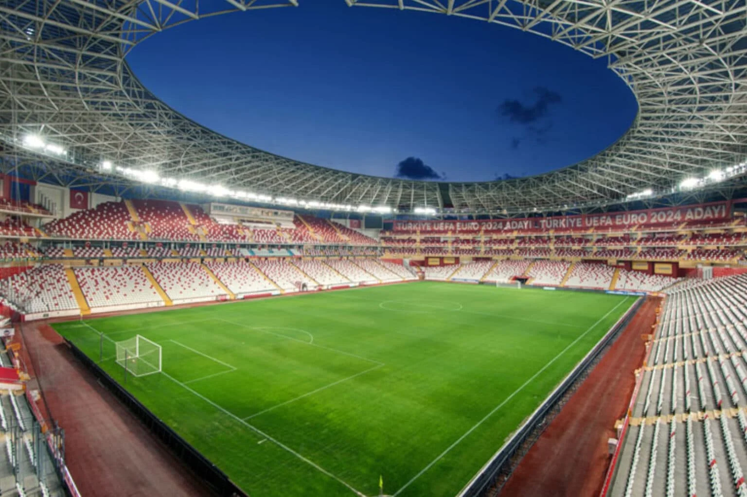 Antalya’daki Corendon Airlines Park, EURO 2032 için aday stadyumlar arasında