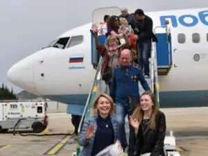Gazipaşa-Alanya Havalimanı’na ilk tarifeli Rus uçağı indi
