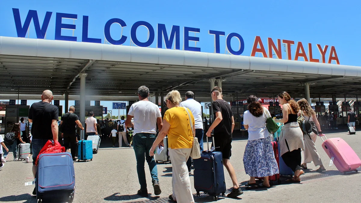 Antalya, ilk 7 ayda 9 milyon turist ağırladı