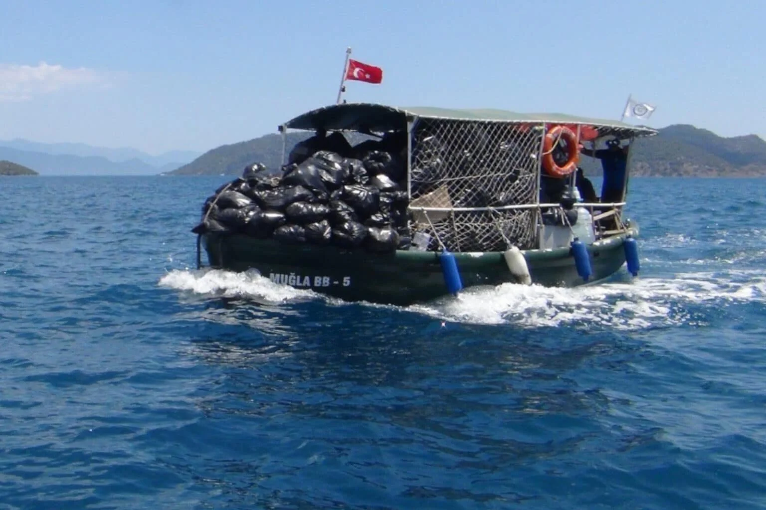 Cenneti çöplüğe çevirdiler: 40 ton çöp toplandı