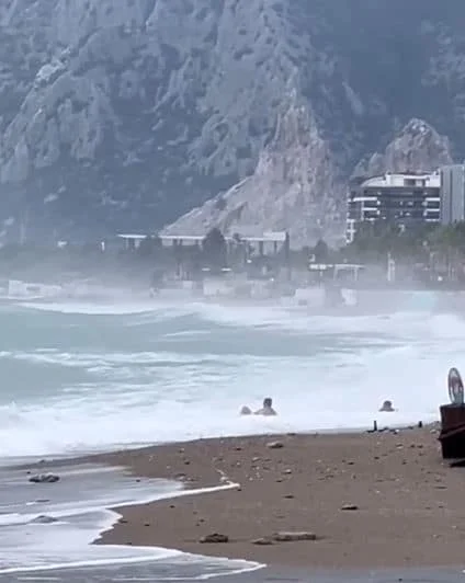 Turizmin başkenti Antalya yağmura teslim
