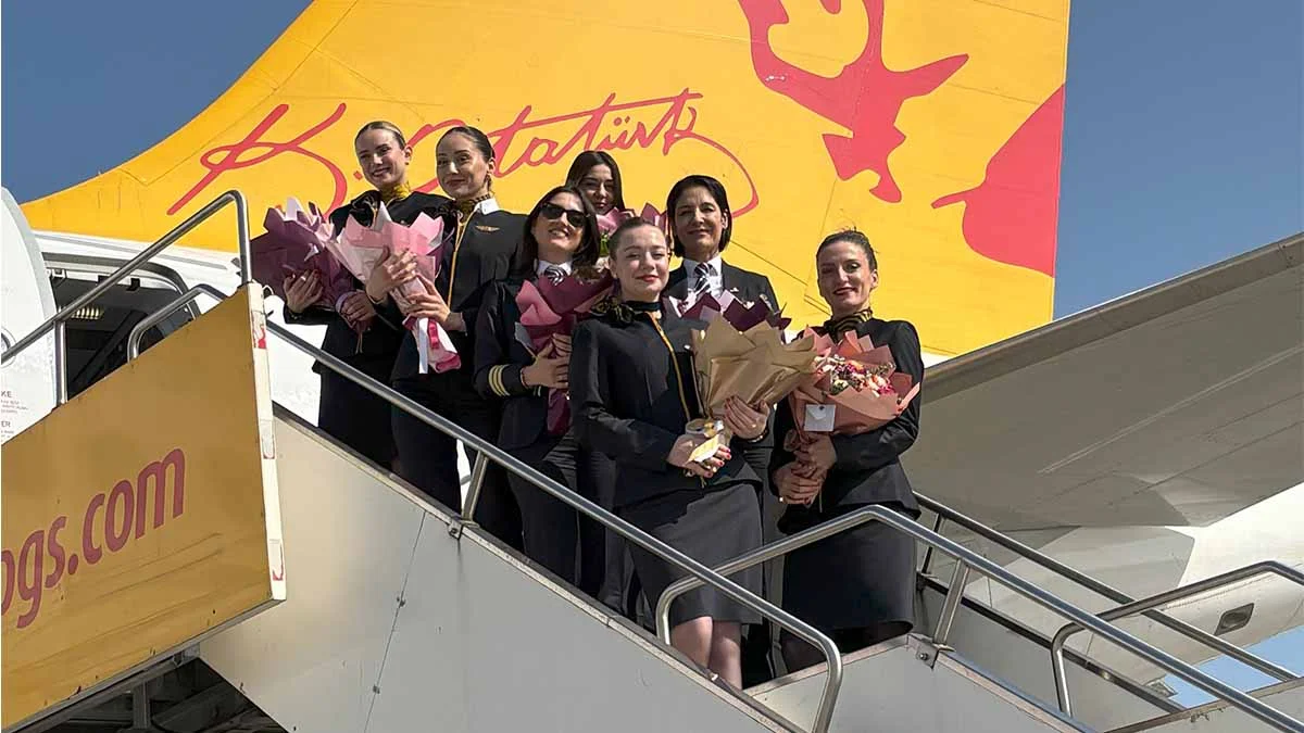 Pegasus'tan Dünya Kadınlar Günü'ne özel sefer: Uçuş ekibinin tamamı kadınlardan oluştu