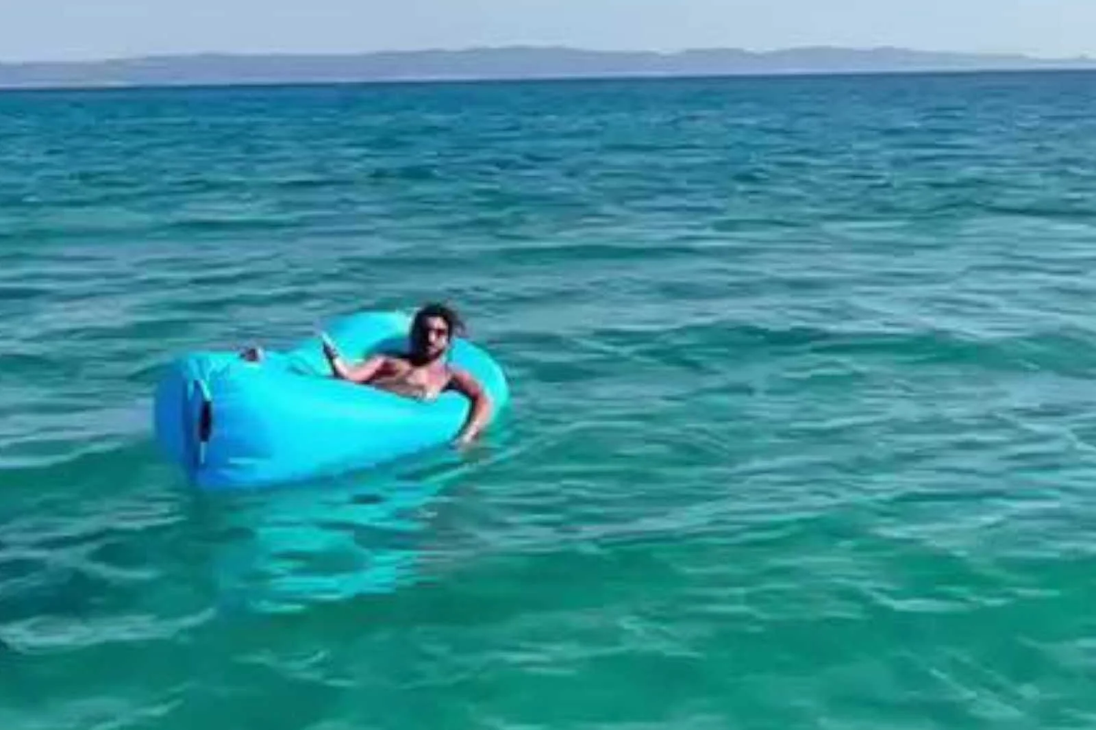 Deniz yatağında uykuya daldı, 2 mil açıkta kurtarıldı
