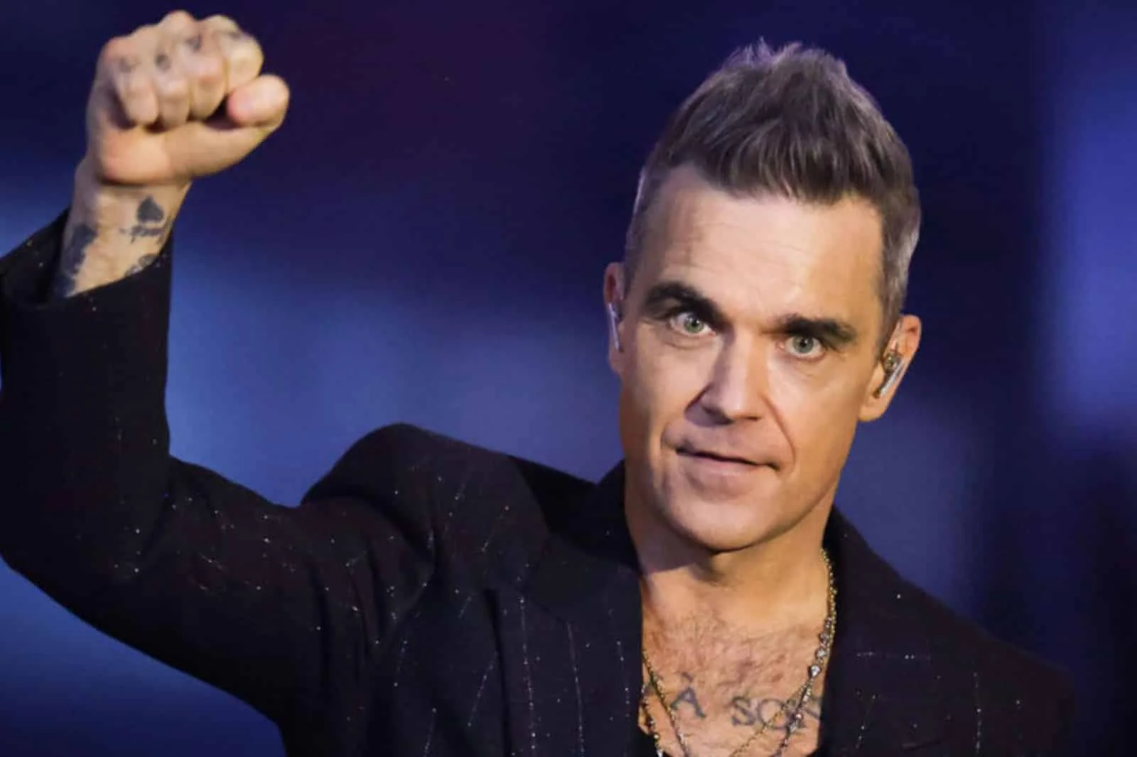 Dünyaca ünlü İngiliz şarkıcı Robbie Williams’dan İsias Otel paylaşımı