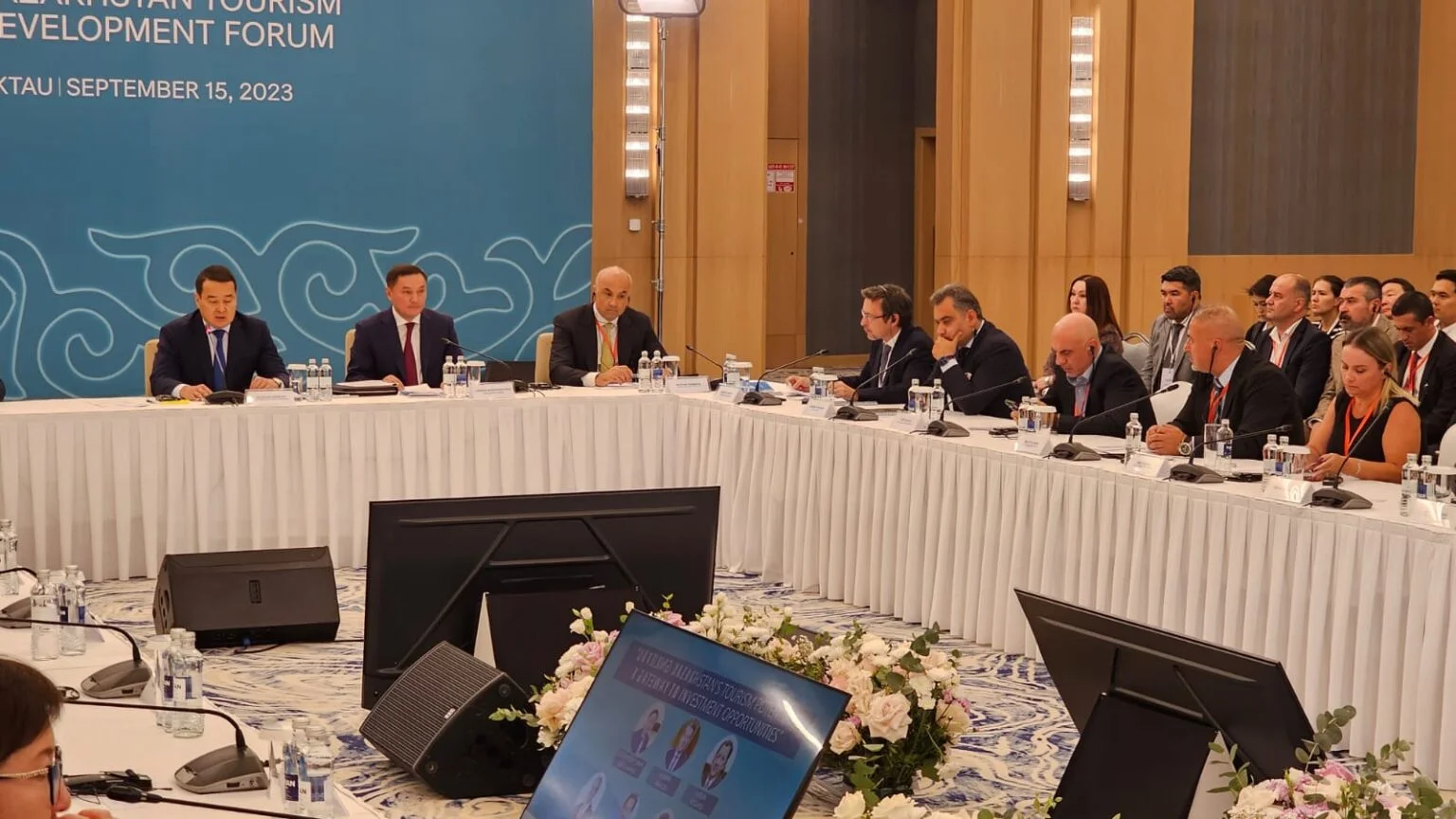 Fettah Tamince ve Neşet Koçkar, Kazakistan’da turizm deneyimlerini paylaştı