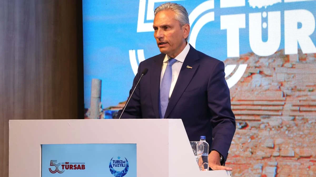 Firuz Bağlıkaya: “Turizm hareketliliği için seyahat acentaları hayati önemde”