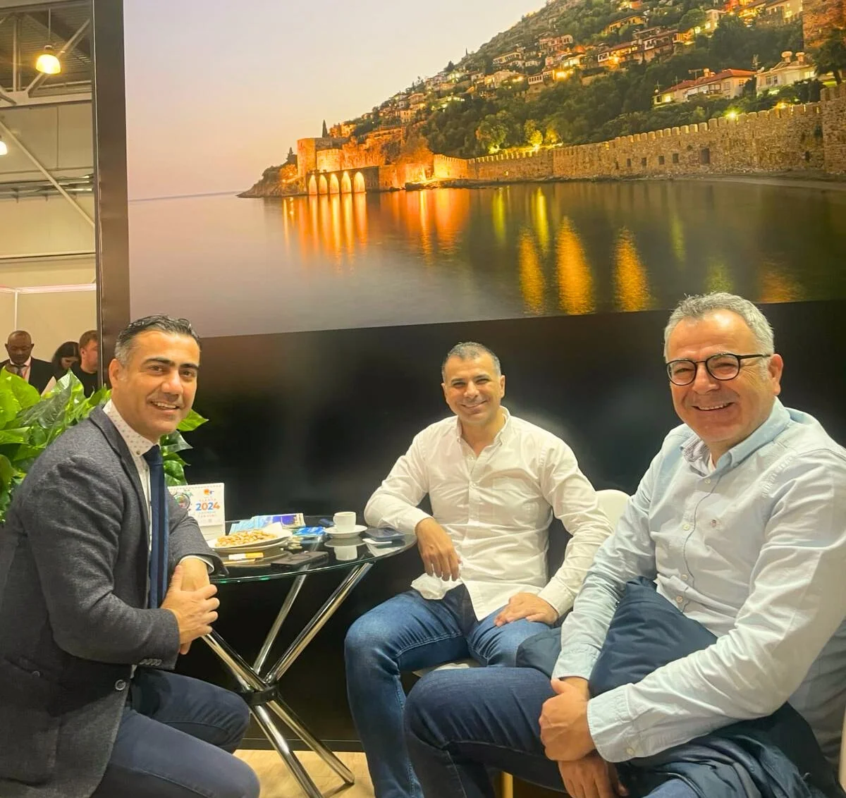 Rus turistler Alanya’yı soruyor!