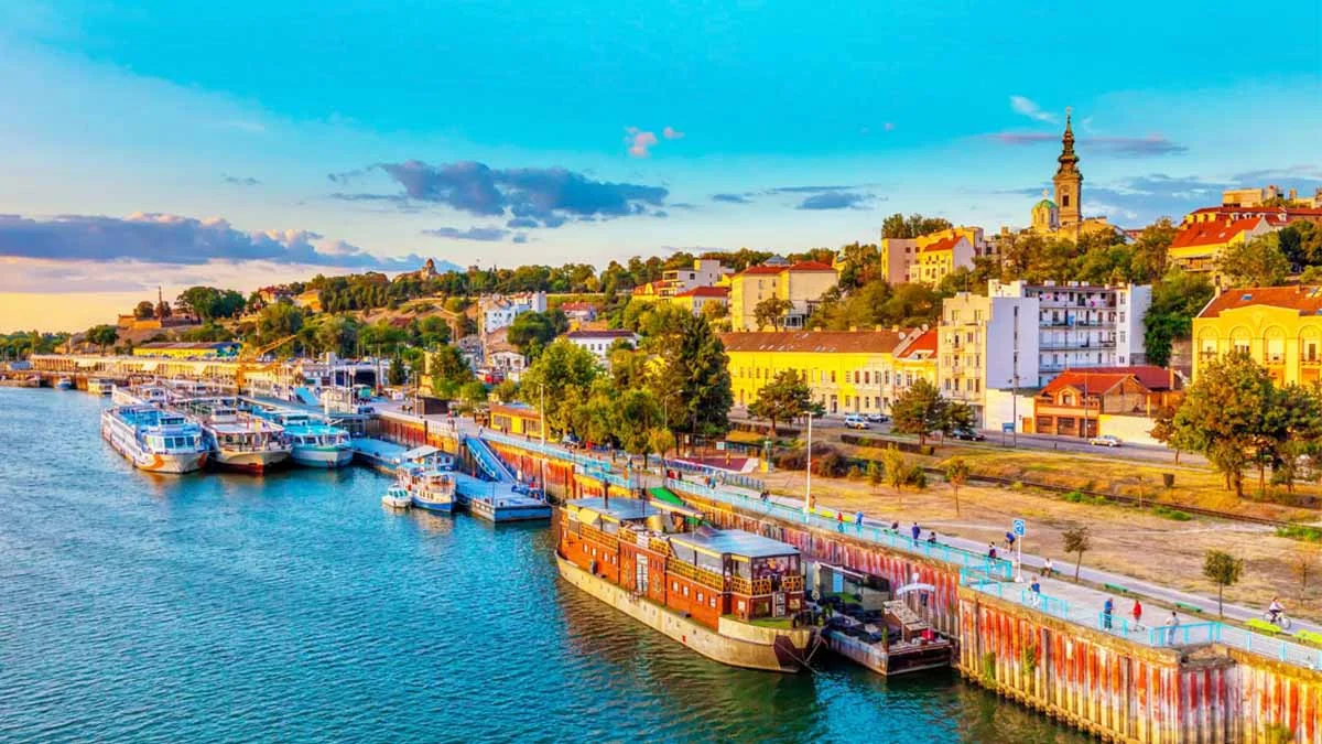 Belgrad’da toplu taşıma ücretsiz oldu