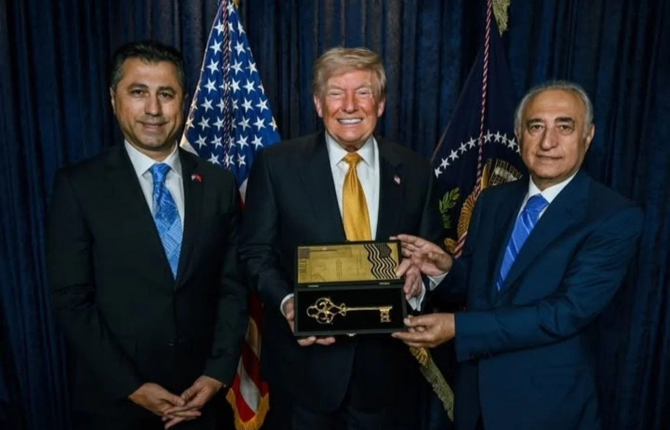 Özdoğan Grup, ABD Başkanı Trump'a Türk misaferperverliğini simgeleyen Mükemmelliğin Anahtarı'nı takdim etti