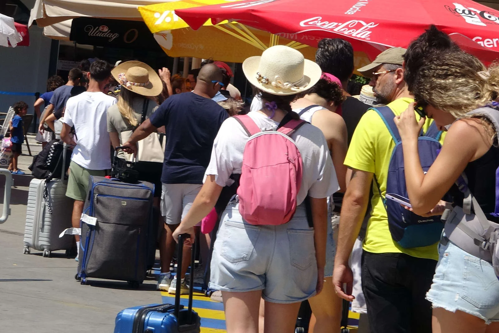 Türk turistler kapıda vize ile kapıda kaldılar