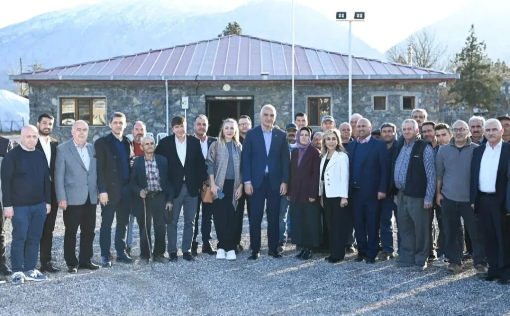 Turizm Bakanı Ersoy, Antalya'da baba ocağında