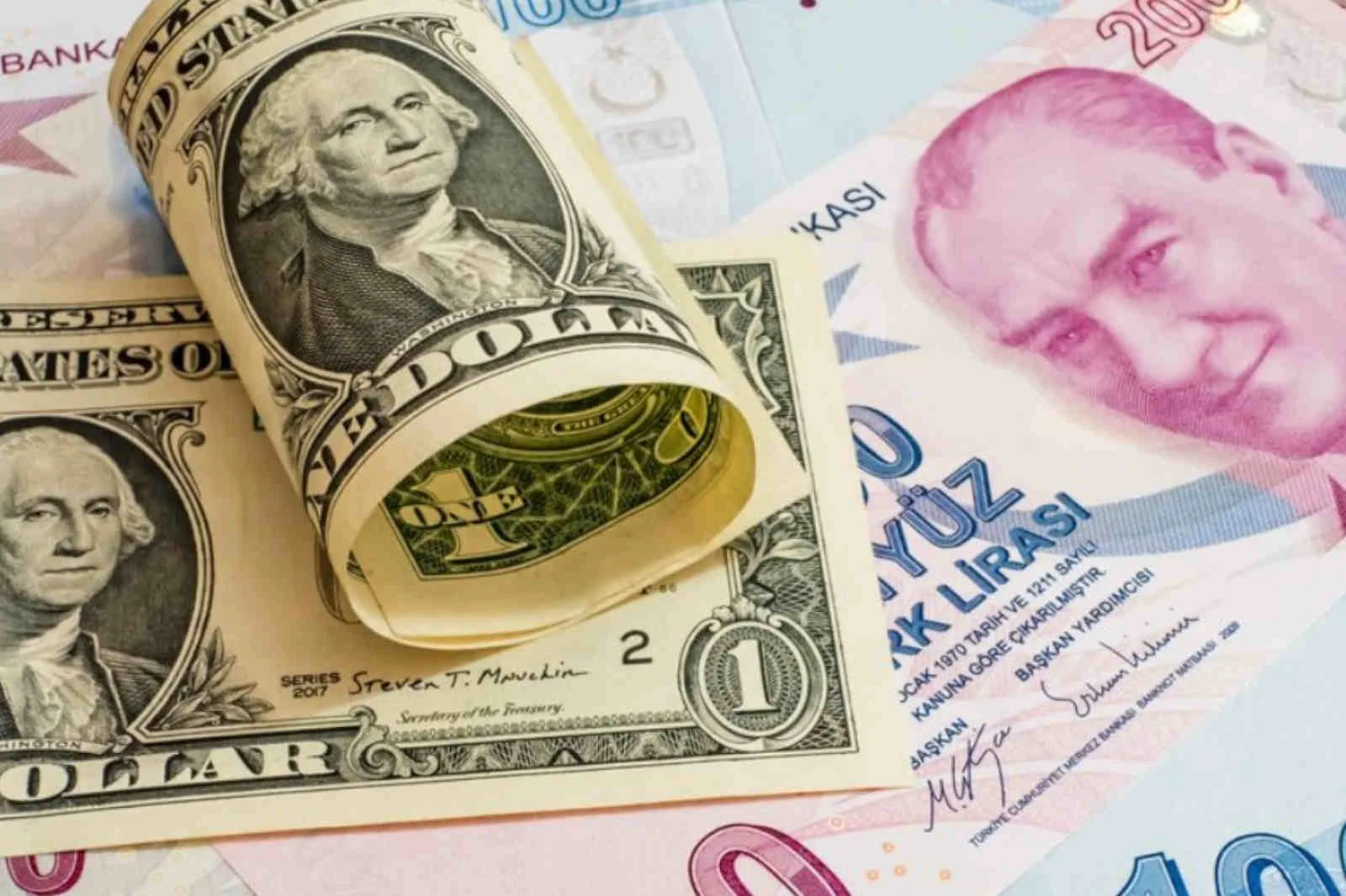 Dolar beklentisi 42,79 TL oldu