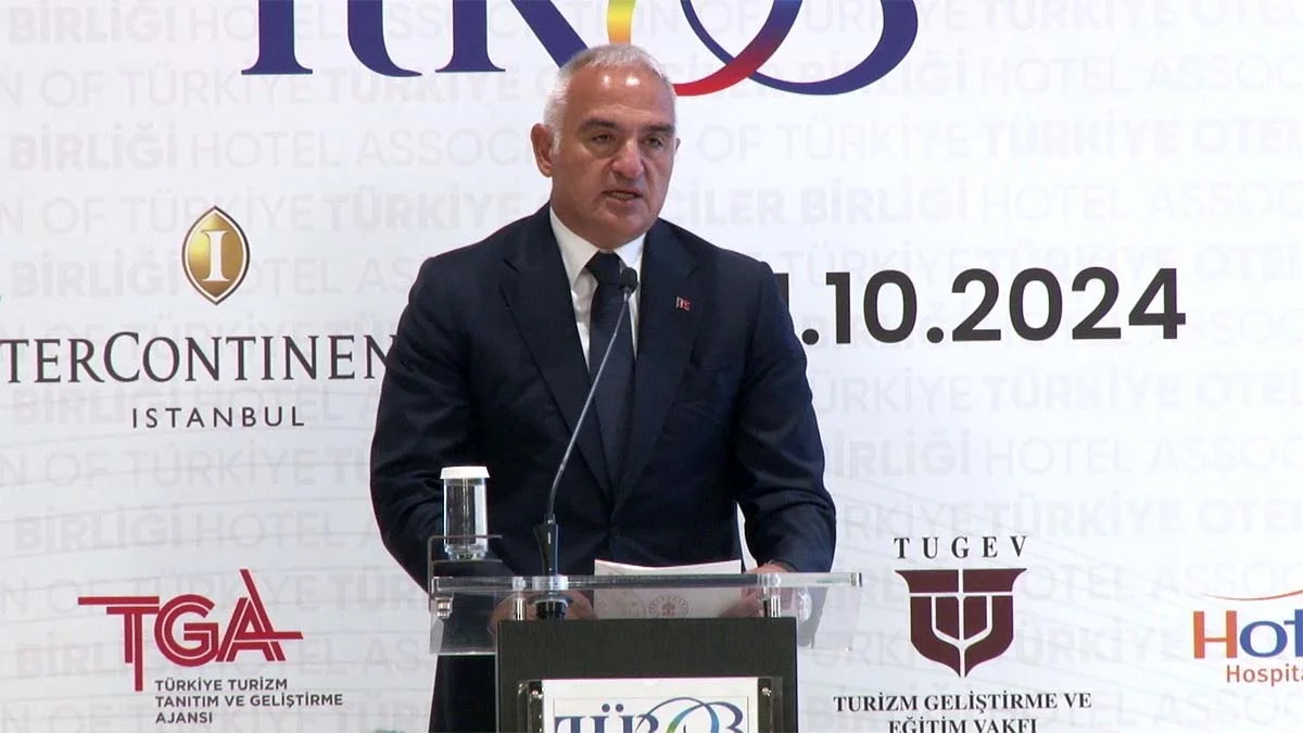 Bakan Ersoy: “Projelerimiz, Türkiye'yi en çok ziyaret edilen ülkelerden biri haline getirecek”
