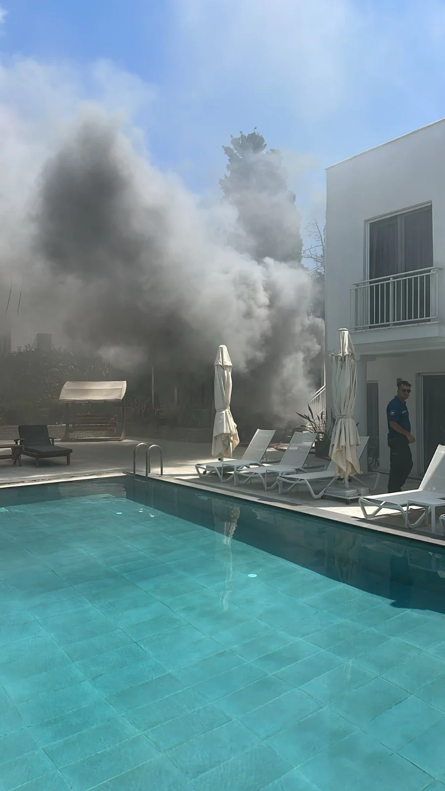 Bodrum'da otel avlusunda korkutan yangın