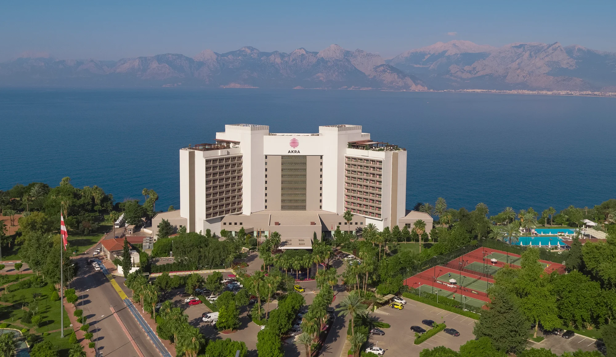 Karsu, 30 Aralık gecesi Akra Hotel’de