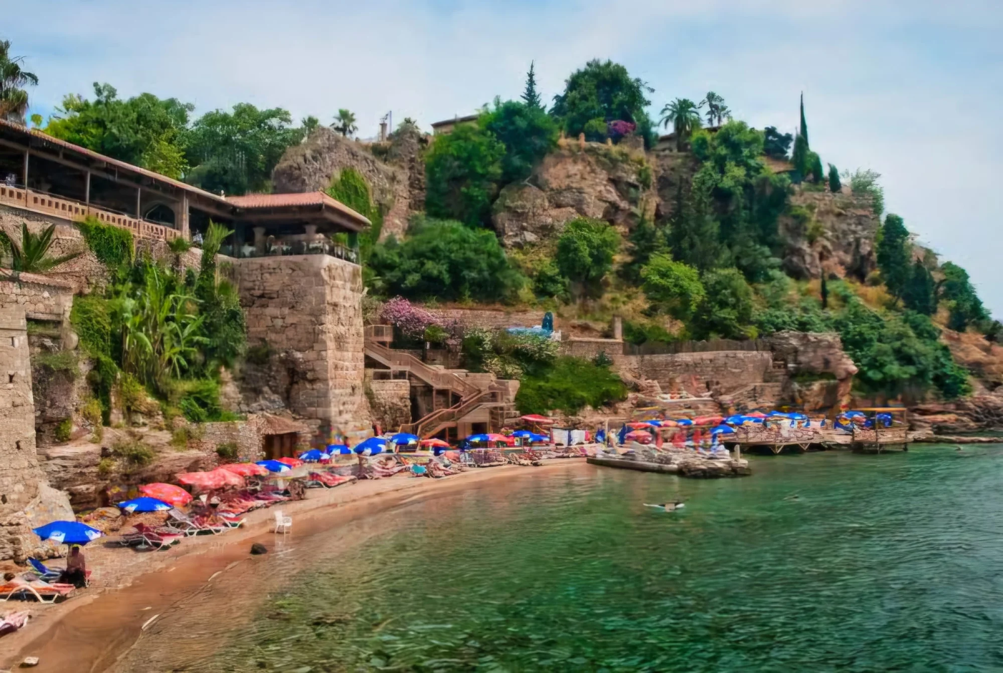 Antalya'nın ünlü plajı Antalya Valiliğine tahsis edildi