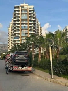 Ukraynalı turist, 2 şüpheliye aracıyla çarparak ölümlerine neden oldu